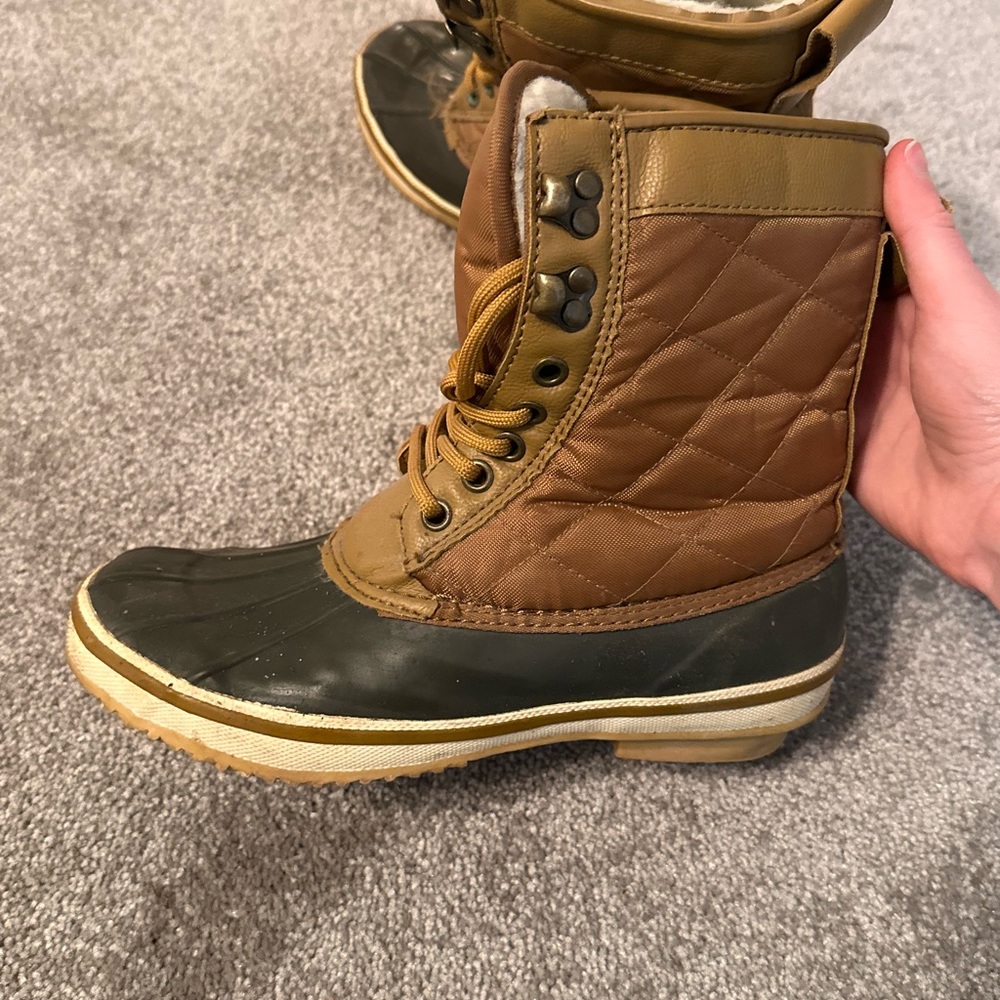 Sherpa lined brand new condition ll bean style boots